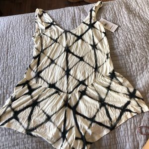 RVCA Cream And Black Romper Size S NWT